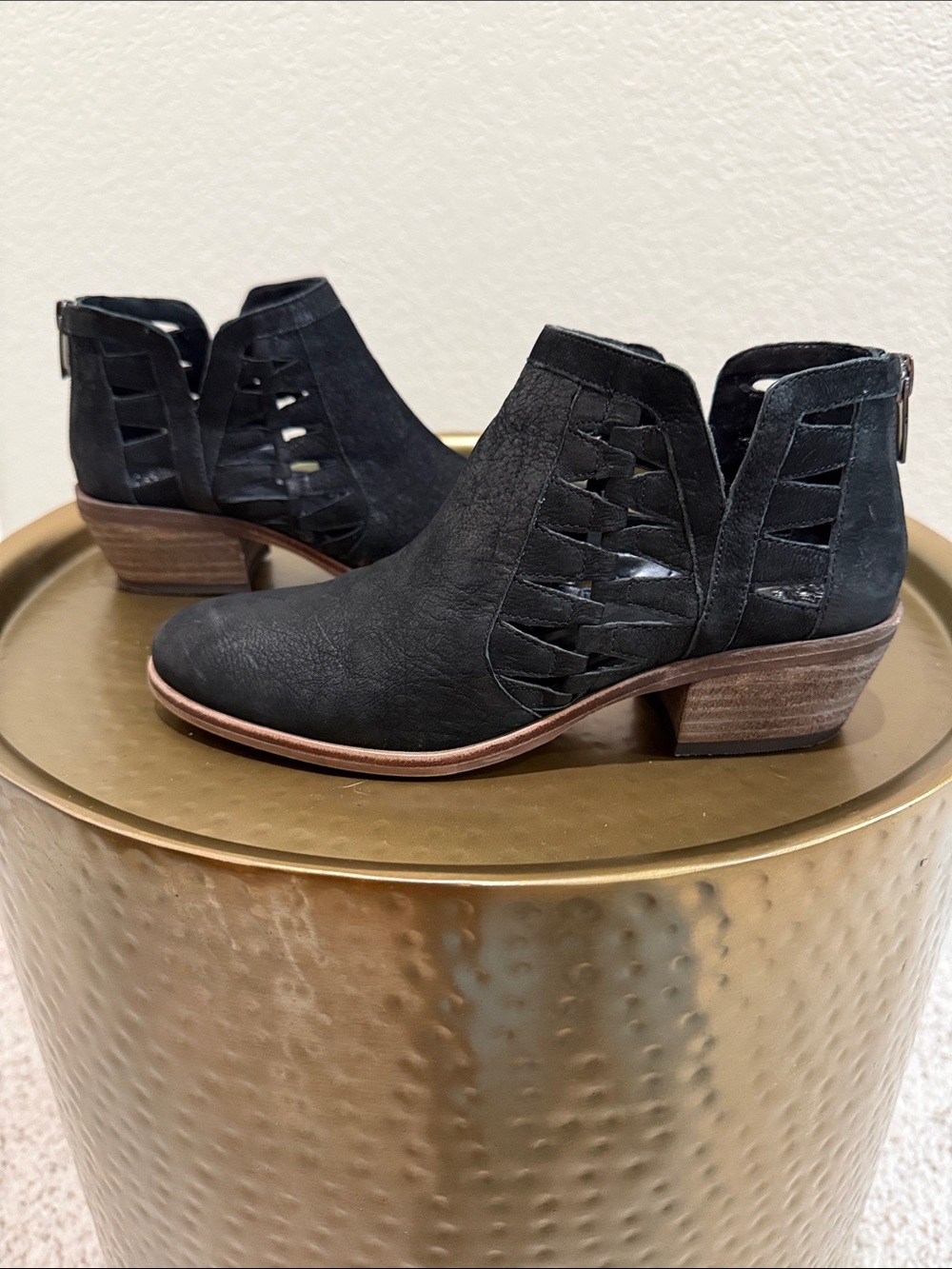 Vince Camuto Peera Black Tumbled Leather Ankle Boot - Picture 1 of 11